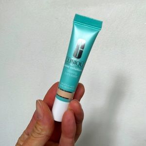 CLINIQUE - Acne Solutions - Clearing Concealer Salicylic Acid 1% Light Shade 01